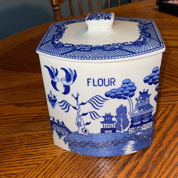 Vintage Rare Blue Willow flour Canister With Lid